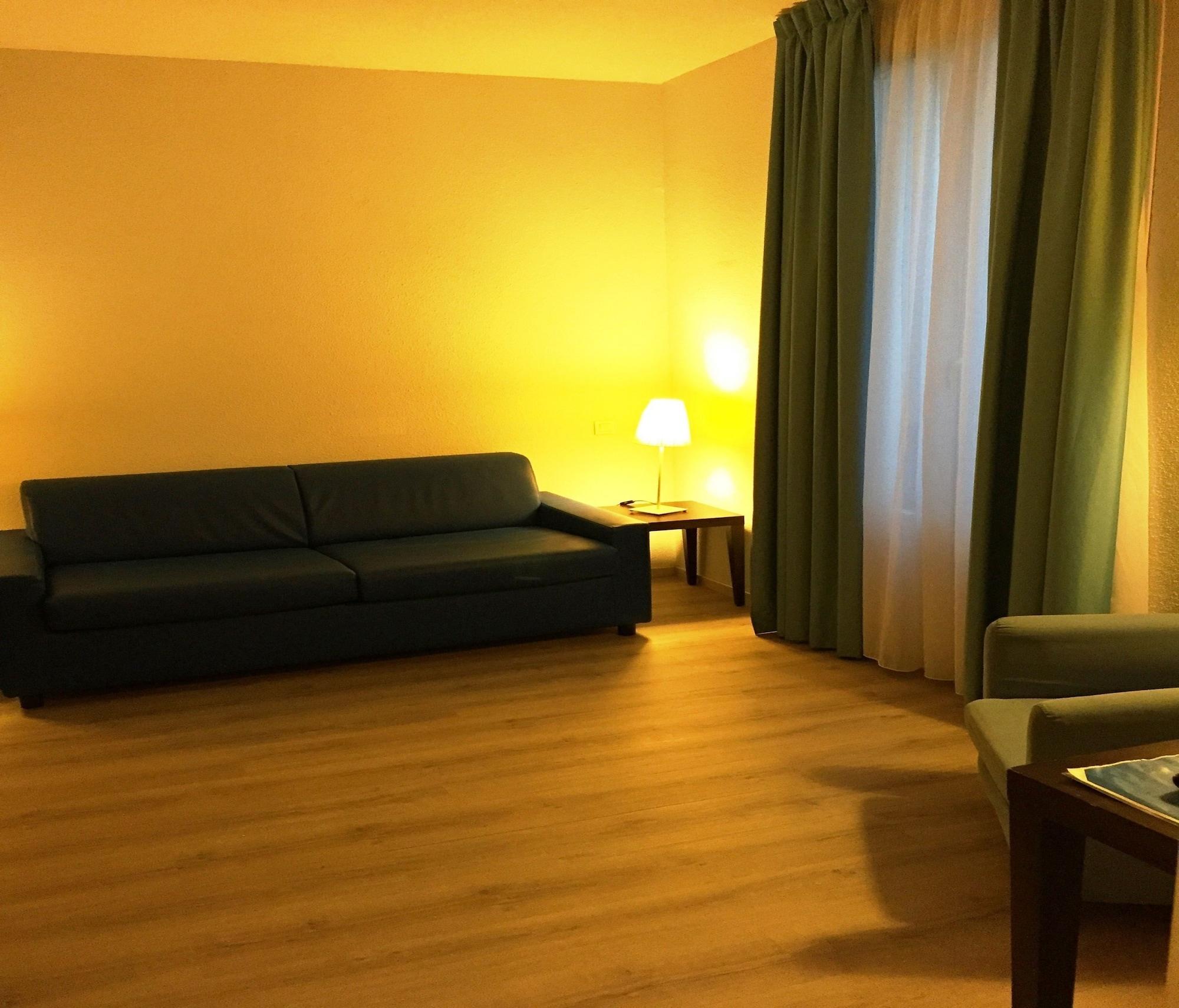 Appart'Hotel Saint Jean Lourdes Esterno foto