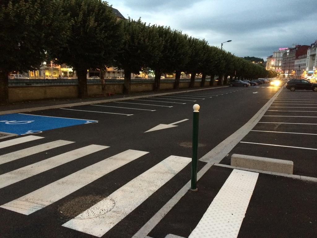 Appart'Hotel Saint Jean Lourdes Esterno foto