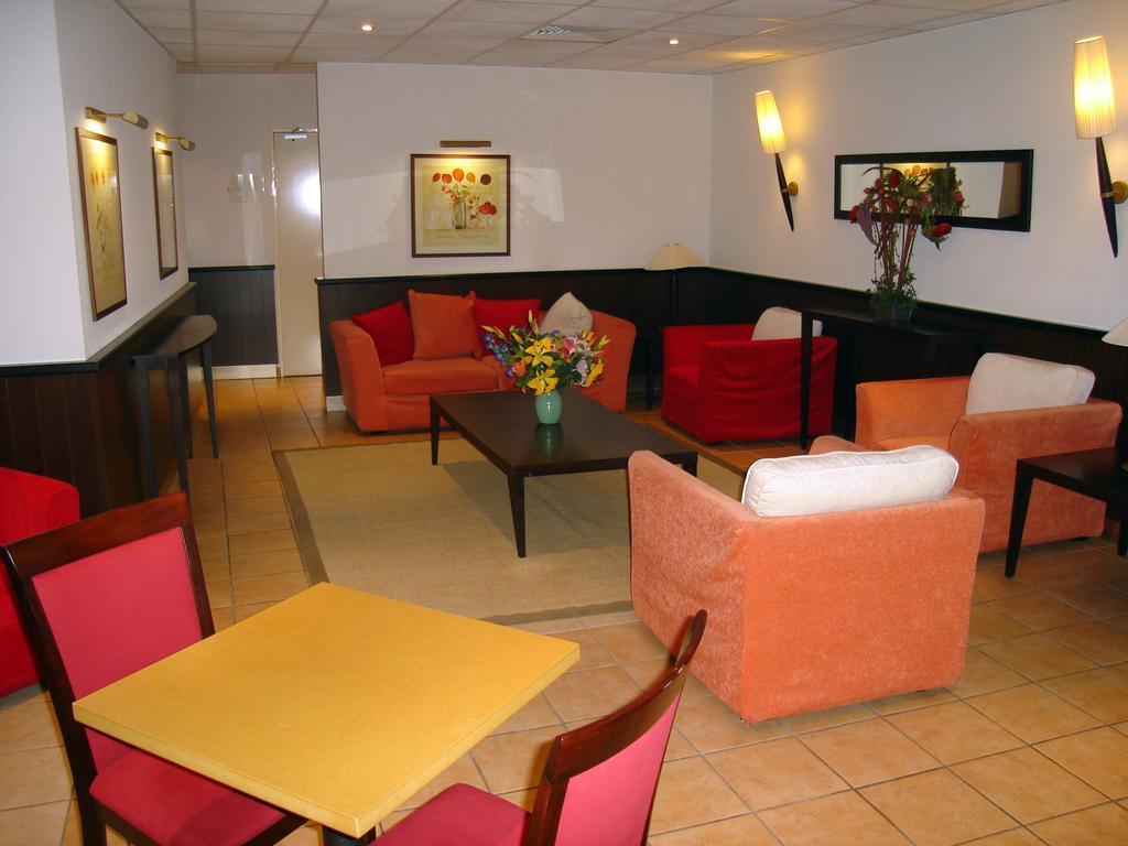 Appart'Hotel Saint Jean Lourdes Esterno foto